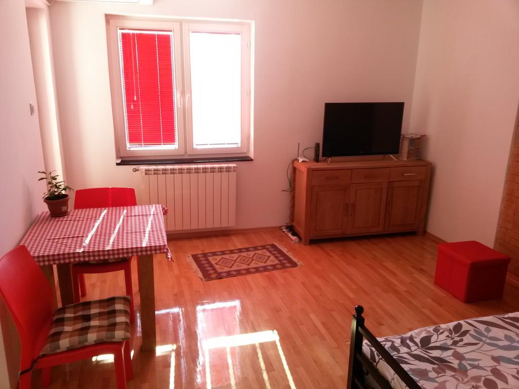 Risto'S Apartment Σκόπια Εξωτερικό φωτογραφία